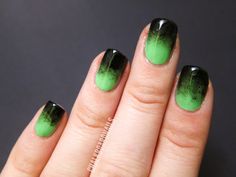 Poison Ivy Nails, Frankenstein Nails, Ivy Nails, Nails Festive, Chalkboard Nails, Green Nail Art, Haunted Halloween, Black Nail Art