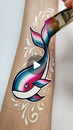 February 1, 2024、2,499 likes, 40 comments - faceart_nasti: "magic whale 🐋 @faceart_nasti #facepaint #faceart #facepainter #facepainting #facedrawing #facearts #bodypaint #bodyart #facepaintartist #artwork #arttutorial #makeup #drawing #painting #рисунок #フェイスペイント #フェイスペイントアーティスト #フェイスペインティング #フェイスペインター #ボディペイント #аквагрим #аквагримдлядетей #обучениеаквагриму #facemask #tutorialvideo #fusion". Whale Face Paint, Face Paint On Arm, Face Painting Themes, Children Face Painting, Rainbow Face Paint, Animal Face Paintings, Henna Paint