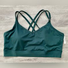 Madewell Plus Mwl Flex Strappy Sports Bra Keeps You Soft And Comfy While Workout. Sweat-Wicking. Elasticized Underband. Removable Cups For Added Comfort. Light To Moderate Support. Lined With Power Mesh For Added Support. 79% Recycled Polyester, 21% Spandex. Machine Washable. Armpit To Armpit Aprox. 21” Sporty Green Tops With Built-in Bra, Sporty Tops With Built-in Bra For Relaxation, Green Yoga Tops With Light Support, Supportive Sportswear Top With Built-in Bra, Casual Tops With Medium Bust Support For Light Exercise, Green Sportswear Tops With Light Support, Green Athleisure Top, Bra-friendly, Green Athleisure Top, Bra Friendly, Green Medium Support Bra Friendly Top