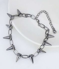 Chain Spike Necklace | Shuhua - (G)I-DLE | K-Fashion at Fashionchingu Men Choker, Gothic Harajuku, Goth Choker, Goth Necklace, Bullet Necklace, Metal Spikes, Spike Necklace, Chocker Necklace, Black Choker