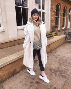 Find Out Where To Get The Coat Cream Teddy Bear Coat Outfit, Cream Long Coat Outfit, Cream Teddy Coat Outfit, Cream Coat Outfit Winter, White Teddy Coat, Teddy Coat Outfit, Stile Hijab, Cream Coat, Bear Coat