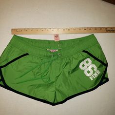 Nwt Side Pockets Green Sports Bottoms For Beach Season, Green Athletic Shorts For Spring And Summer, Green Sports Bottoms For Spring, Spring Sports Bottoms, Short Shape, Summer Sports Short Pants, Short Sports Bottoms For Spring, Spring Sports Green Bottoms, Green Short Length Sporty Pants, Green Bottoms For Beach Season