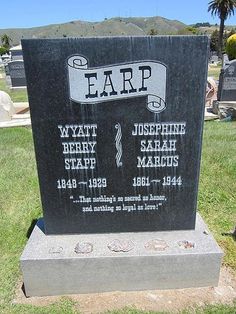 a grave marker with the words ear on it