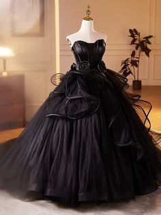 Embrace your inner gothic princess with this exquisite wedding dress. Crafted with meticulous attention to detail, this gown combines comfort and style.