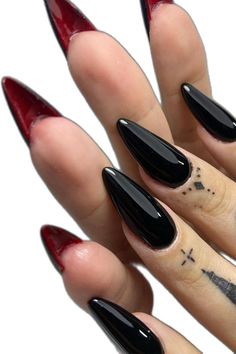 Gothic Almond Nails, Halloween Nails Diy, Black Acrylic Nails, Nail Art Galleries, Classy Nails, Black Nails, Halloween Nails, Stylish Nails, Cute Nails