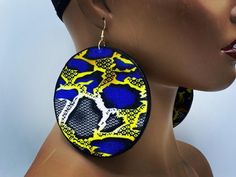 Bold Handmade Gold Earrings, Afro Styles, Different Earrings, Sleep Exercise, Jewelry Fabric, Fabric Earrings, Earring Trends, African Jewelry, Earring Crafts