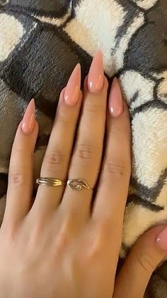 Light Feminine Nails, Pretty Stiletto Nails, Nude Wedding Nails, Bridesmaid Nails, Nude Wedding, Bridesmaids Nails, Kutek Disney, Unghie Sfumate, Casual Nails