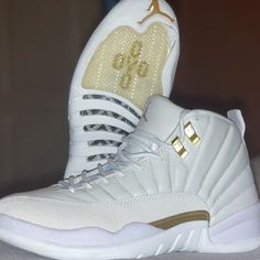 Reselling Size: 8.5 Serious Inquiries Only White Leather Jordan Shoes With Laces, Luxury High-top Jordan Shoes, White Leather Lace-up Jordan Shoes, White Low-top Jordan Shoes With Speckled Midsole, Luxury High-top Jordan Sports Shoes, Luxury Jordan Lace-up Sports Shoes, White Lace-up Jordan Shoes With Speckled Midsole, Luxury High-top Custom Sneakers With Cushioned Footbed, Luxury Custom High-top Sneakers With Cushioned Footbed