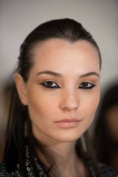 Under Eye Liner, Fashion Week Makeup, Easy Winged Eyeliner, Eyeshadow For Green Eyes, Cats Photos, Simple Eyeliner, Cat Eyeliner, Cat Eye Makeup, Winged Liner