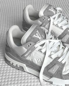 Expensive Sneakers Women, Lv Sneakers Women Outfit, Lv X Nike, Zapatillas Louis Vuitton, Expensive Sneakers, Lv Sneakers, Pretty Sneakers