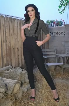 Fitted High Waist Overalls With Suspenders, High Waist Fitted Overalls With Suspenders, Chic High Waist Bottoms With Suspenders, Fitted Overalls With Suspenders For Work, Chic Fitted Bottoms With Suspenders, Fitted Overalls With Pockets For Fall, Retro Fitted Overalls, Retro Fitted Overall Bottoms, Fitted Workwear Overalls