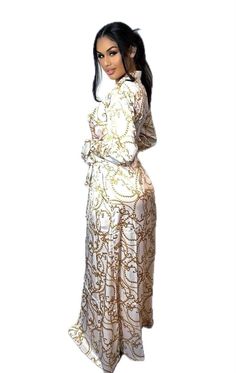 -See size chart in pictures -Lightweight, soft, silky and slightly stretchy fabric -Belt is attached to robe  -Inside tie helps keep in place -2 pockets -cinched waist  Elevate your loungewear game with this stunning Barocco Floor Length Robe! The white and gold print adds a pop of color to your wardrobe while the long sleeves and dual tie closures make it the perfect cozy addition to any wardrobe.  This robe features pockets for added convenience and comes in a sizes small through XXXL. Ideal f Floor Length Robe, Robe For Women, Luxury Robes, Soft Floor, Gold Baroque, Hooded Robe, Bridal Robe, Pajama Robe, Bridal Robes