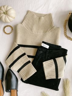 Clothes Photography Ideas Diy Photo, Boutique Product Photos, How To Photograph Clothes To Sell Online, Product Shoot Ideas Clothing At Home, Boutique Flat Lays, Fashion Product Shoot, Boutique Pictures Photo Ideas, Photoshoot Ideas For Clothing Brand, Dress Flatlay Ideas