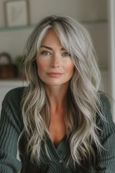 Check out 18 hairstyles with side bangs that perfectly frame the face, enhancing your natural beauty and highlighting your best features. Hairstyles With Side Bangs, Long Grey Hair, Side Bangs Hairstyles, Grey Hair Inspiration, Beautiful Gray Hair, Long Hair With Bangs, Side Bangs, Hair Color And Cut