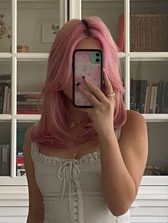 Pfp Woman, I Kissed Shara Wheeler, Icon Rosa, Casey Mcquiston, Light Pink Hair, Pink Hair Dye, Girl With Pink Hair, Pastel Pink Hair, Hair Icon