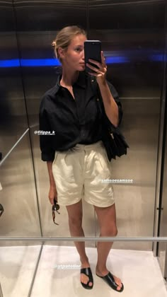 Moosgaard Style Summer, Moosgaard Summer, Moosgaard Style, Minimal Summer Outfit, Amalie Moosgaard, Trouser Shorts, Summer Lookbook, Summer Chic, Looks Chic