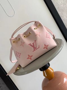 ADC Fashion Lu-Vi bags - 892 A+ Excellent Quality copies; Contact us if you've any questions in your mind. Tas Louis Vuitton, Bago, Monaco, Louis Vuitton Bag, Luxury Bags, Contact Us, Fashion Bags, Clutch Bag, Paper Bag