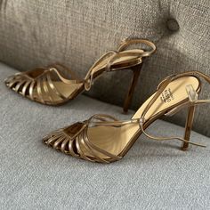 Beautiful Francesco Russo Shoes Super Cute And Match With Beautiful Clutch Gold Shoes, Lace Up Sandals, Russia, Shoes Women Heels, Designer Shoes, Shoes Heels, Super Cute, Lace Up, Sandals