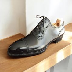 Welcome to our handmade shoe haven, where timeless craftsmanship meets contemporary elegance. Elevate any occasion with our meticulously crafted collection of men's dress shoes. From weddings to boardrooms, our range of business shoes offers sophistication and style. Browse through our selection of black oxford shoes, brogue shoes, and lace-up shoes, each exuding classic charm and refined taste. Made with precision and passion, our handmade shoes boast unparalleled quality and comfort. Perfect f Office Footwear, Classic Style Wedding, Men's Hipster Style, Black Oxford Shoes, Man Dressing Style, Men's Dress Shoes, Groom Shoes, Shoes Classic, Black Oxfords