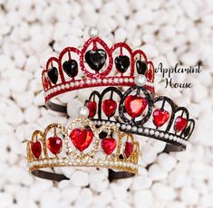 "●APPLEMINT HOUSE IS THE ORIGINAL EMBELLISHED ALL PRINCESS GLITTER CROWN ● Queen Of Hearts Crown, Queen Of Hearts Costume, Queen of heart costume , Queen Of Hearts Tiara, Queen Of Hearts Headbands, Queen of Hearts [Crown] *Crown Size: 7' x 3' *Hand made by Applemint House Since 2014 [Necklace + Bracelet] - Beads Size: 18-20mm bubblegum beads - Length of necklace : 17\" long with a 2\" extender chain and jumbo lobster claw clasp for easy fastening. - One Size Fits New born to Adult [Wand] -Length Red Round Crown For Party, Red Party Crown, Queen Of Hearts Crown, Queen Of Hearts Halloween Costume, Queen Of Hearts Halloween, Queen Of Heart, Make A Crown, Crown Queen, Heart Costume