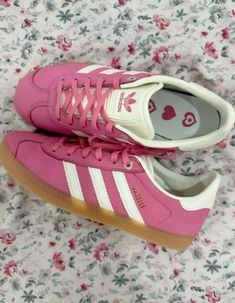 Preppy Shoes, Pretty Shoes Sneakers, Shoe Wishlist, Girly Shoes, Shoe Inspo, Aesthetic Shoes, Swag Shoes, Pink Adidas