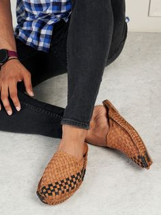 Smart Buys! Men's Tan & Black Woven Leather Mules - Groomsmen Gifts, Wedding Shoes, Comfortable Closed Toe Sandals starting from $89.90 See more. 🤓 #SandalsMen #ClosedToeSandals #SlidesForMen #LeatherSandals #MensSlippers #GroomsmenGifts #WeddingShoes #mules #GiftsForDad #LeatherShoes Kolhapuri Chappals, Handmade Gifts For Him, Mens Slide Sandals, Perfect Wedding Shoes, Wedding Shoes Comfortable, Men Slides, Huarache Sandals, Woven Sandals, Handmade Sandals