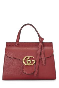 Marca: Gucci
 Color rojo
 Características:


 Estado usado: Excelente; Ligera decoloración del forro interior de lona.

 Longitud: 10" (25 cm), Altura: 8" (20 cm), Profundidad: 4" (10 cm), Caída de la correa: 3,25" (8 cm)/ 20" (50 cm)

 Hecho en Italia

 Asa superior de cuero, correa para el hombro opcional

 Cierre a presión debajo de la solapa



 EAN: 0198347241696
 Dimensiones del paquete: 10,0 x 8,0 x 4,0 pulgadas Gucci Gg Marmont, Bottega Veneta Shoulder Bag, Gg Marmont, Backpack Tote Bag, Cow Boy, Girl Backpacks, Vuitton Bag, Casual Backpack, Tote Backpack