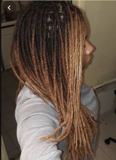 Balayage On Locs, Blonde Highlights On Locs, Locs With Blonde Highlights, Balayage Locs, Ombre Locs Black Women, Honey Brown Locs Black Women, Loc Highlights Black Women, Chocolate Brown Locs, Loc Highlights