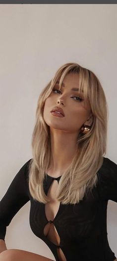 Curtain Bangs With Layers And Face Frame, Feathery Layers With Curtain Bangs, Edgy Braid Hairstyles, Butterfly Haircut With Bangs Straight Hair, Round Layers With Wispy Bangs, Long Blonde Hair Round Face, Bangs Outfit Winter, Long Layered Hair With Short Curtain Bangs, Bangs Into Layers