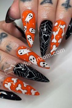 Get ready to spookify your nails with Halloween Nail Art! 🎃💅 Transform your fingertips into cute pumpkins, spooky ghosts, and eerie spiders. Mix bold colors like orange and black, and add fun stickers or decals for an extra festive touch. Show off your boo-tiful nails all October long! #HalloweenNails #SpookyMani #NailArtFun Spooky Outfits, Cosmetic Aesthetic, Black Halloween Nails, Halloween Nails Diy, Uhyggelig Halloween, Cartoon Nails, Halloween Manicure, Witchy Nails