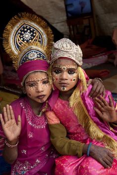 Allahabad, India Different Cultures Of India, India Photography People, India People Photography, Nepal People Photography, Traditional Dances Of India, Diwali Photography, Two Girls