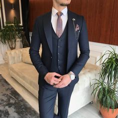 Navy Slim Fit Suit, Suits Men Business, Lapel Jacket, Slim Fit Suits, Cool Outfits For Men, Slim Fit Suit, Fitted Suit, Plaid Jacket, Blazer Buttons