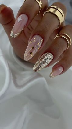 Nail Christmas, Pink Nail Art Designs, Gold Nail Designs, Pink Nail Art, Simple Nail Art Designs, Spring Nail Art, Xmas Nails, Luxury Nails, Gold Nails