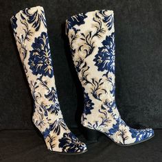 This New Pair Of Custom Cowboy Boots Would Make For An Amazing Gift Or The Perfect Winter Wedding Boot! Size 9 (Marked 40). Only Worn To Try On And Walk Through The Living Room. The Only Marks That Are Seen, Are On The Bottom Where A Label Was Stuck On And The Sharpie Marker Left A Very Light Imprint. Otherwise. These Cream And Blue Velvet Boots Are Simple Gorgeous! (I Cannot Tag These “New With Tags” Because They Were Custom Made And Not Purchased In A Store. New Without Retail Tags) Winter Wedding Boots, Blue Velvet Boots, Painted Chinoiserie, Boots Code, Custom Cowboy Boots, Square Toe Western Boots, Womens Boots Flat, Taupe Boots, Snakeskin Boots