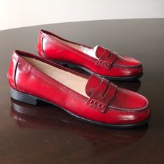 - Designer = L.K Bennett London - Size = 6.5m (36.5). Trunk 33 - Msrp = $285 -Burnt Red Genuine Leather. - Designer L.K Bennett London. - Women’s Size 6.5m (36.5). - Slip On Penny Loafers. - Made In Italy . - Measured Underneath Outsole From Front Tip Of Shoes To Back Tip Of Heel To Give An Estimate Of Size Length = Approximately 24.3cm. - Heel Height = 1.8cm - Padded Leather Insole And Rubberized Outsole. - Genuine And Authentic Or Your Money Back. Trunk 33 Formal Red Leather Shoes With Removable Insole, Classic Leather Shoes With Red Sole For Work, Formal Loafers With Red Sole For Fall, Elegant Red Flat Heel Dress Shoes, Closed Toe Loafers With Red Sole For Fall, Red Closed Toe Formal Loafers, Fall Loafers With Red Sole And Closed Toe, Classic Red Leather Shoes With Flat Heel, Classic Red Oxfords For Office