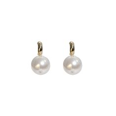 Shell Pearl Earrings Take a look at our beautiful pearl earring design. These pearl drop earrings are made with faux pearls and gold clasp to give you an vintage style. Made with shell pearls and silver pins, these pearl earrings are easy to care for and will take your look from casual to formal in an instant. Product Specifications Pearl Type Shell Pearl Pearl Shape Round Pearl Size 15mm / 0.59 inches Length 28mm / 1.10 inches Pearl Color White Stock Number 6082 Metal S925 Silver, Alloy For Fem Pearl Earrings Designs, Jewelry Mirror, Big Pearl, Pearl Earring, Silver Pin, Pearl Hoop Earrings, Pearl Types, Big Earrings, Vintage Pearls