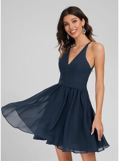 JJ's House Lace Chiffon V-Neck <=100 Spring Summer A-line General Plus Back Zip Simple Dark Navy Height:5.8ft（176cm） Bust:32in（82cm）Waist:24in（61cm）Hips:35in（89cm） No Short Blue Model Name:Katy  Height:5.7ft（173cm）  Bust:40in（101cm）  Waist:32in（83cm）  Hips:44in（112c. #JJ's House #Lace #Chiffon #VNeck #<=100 #Spring #Summer #Aline #General #Plus #BackZip #Simple #DarkNavy #No #Short #Blue #C Short Navy Prom Dress, Homecoming Dresses V Neck, Knee Length Hoco Dresses, Batmitzvah Dress Guest, Bat Mitzvah Dresses For Guests, Loose Hoco Dresses, Homecoming Dresses Loose, Teen Dresses Formal, 8th Grade Dance Dresses Middle School