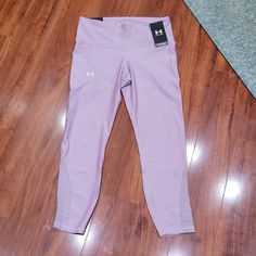 Nwt Size L Under Armour Heat Gear Ankle Leggings. It Has Pocket On Side Of Leg And Mesh Along Sides Of Ankles. Style Is High Rise And Compression Fit. Color Is Light Purple/Lavender. Inseam Approx 24" Under Armour Joggers, Compression Tights, Wide Leg Cropped Pants, Compression Pants, Ankle Leggings, Under Armour Pants, Purple Lavender, Athletic Leggings, Under Armour Women