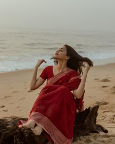 Simple Saree Aesthetic, Bengali Saree Look Simple, Saree Beach Photoshoot, Aesthetic Saree Look, Photoshoot Saree, Saree Photography, Saree Aesthetic, Pic Edit