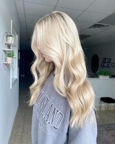 Blonde hair inspo! Redken shades! #blonde #highlights #hairinspo #blondeinspo Blonde Hair Full Foil, Very Blonde Hair Color Ideas, Really Light Blonde Hair, Platinum Strawberry Blonde, Utah Blonde, Light Blonde Highlights On Blonde Hair, Heavy Highlights Blonde, Really Blonde Hair