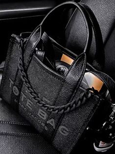 Marc Jacobs Tote Bag, Trendy Purses, Luxury Bags Collection, Handbag Essentials, Marc Jacobs Tote, Girly Bags, Luxury Purses, Fancy Bags, Pretty Bags