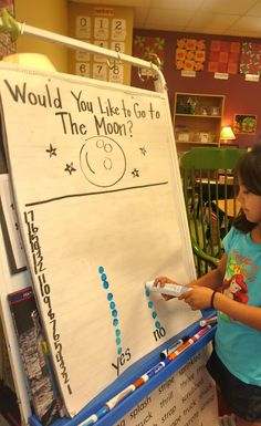 Question of the day with Bingo dotters Space Preschool Activities, Space Inquiry, Kindergarten Space, Graph Math, Space Math, Space Theme Preschool, Space Week, Space Lessons, Space Preschool