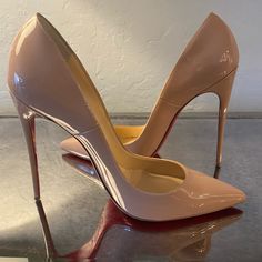 Christian Louboutin Shoes 2022, Louboutin Spiked Heels, 2024 Shoes, Feminine Shoes, Makeup Images, Heart Shoes, Beautiful High Heels