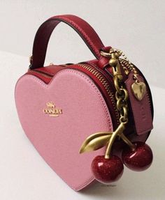 Beautiful Elegant Purse Luxury Bags Collection, Handbag Essentials, Girly Bags, Luxury Purses, Heart Bag, Fancy Bags, Pretty Bags, Cute Purses, Mode Inspo