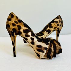 Nwot Dolce & Gabbana Animal Prints Sexy Stiletto High Heels Peep Toe Sandals Product Details: Nwot. Pristine. Bow In Front Upper Animal Print Peep Toe Heel Height: 4.5 In Size: 7 (Us) / 37 (It) Elegant Fitted Leopard Print Heels, Chic Leopard Print Fitted Heels, Fitted Leopard Print High Heels, Elegant Leopard Print Heels For Party, Fitted Leopard Print Heels, Leopard Print High Heels For Party, Leopard Print High Heel Evening Heels, Evening Leopard Print High Heels, Leopard Print Round Toe Heels For Evening