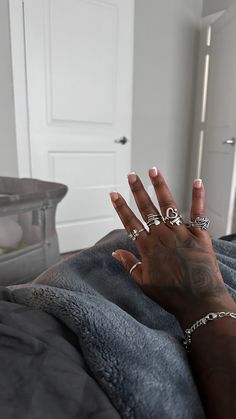 Ring Sets Aesthetic, Silver Jewelry On Black Women, Silver Jewelry Aesthetic Black Women, James Avery Rings Aesthetic, Lots Of Rings Aesthetic Silver, Maximalist Silver Jewelry, Black Earthy Girl Aesthetic Jewelry, James Avery Rings, Pandora Bracelet Charms Ideas