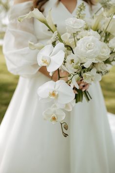 Elegant White Cascading Waterfall Bridal Bouquet Orchid Wedding Bouquets, Waterfall Bridal Bouquet, Bridal Bouquet Orchids, Black And White Wedding Ceremony, Silk Napkins, Orchid Bridal Bouquets, Happy Birthday Flower Cake, Bride Bouquets White, Orchids And Roses