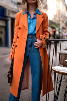 Blazer Outfits Casual, Orange Coat, Orange Outfit, Blazer Outfits, Mode Inspiration, Winter Fashion Outfits, Looks Vintage, Work Fashion, Colorful Fashion