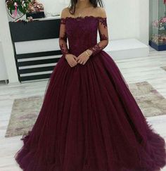 Red Tulle Prom Dress, Prom Dress Off The Shoulder, Prom Dresses Off The Shoulder, Grad Dresses Long, Robes D'occasion, Off The Shoulder Sleeves, Purple Prom, Dress Graduation, Tulle Evening Dress