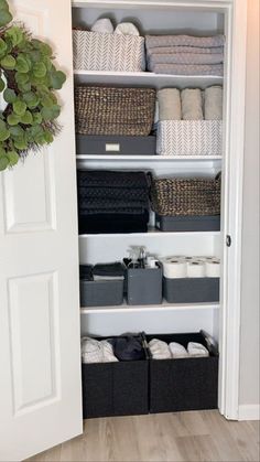 Are you in need of some brilliant linen closet organization ideas? We've found some of the most gorgeous linen closet organization solutions. Linen Organization Closet, Turn Closet Into Linen Closet, Organization Ideas For Pantry Small Spaces, Basket Organization Ideas Closet, Shallow Linen Closet Organization, Blanket Storage Linen Closet, Minimalist Apartment Organization, Bathroom Closet Renovation Ideas, Extra Linen Storage Ideas